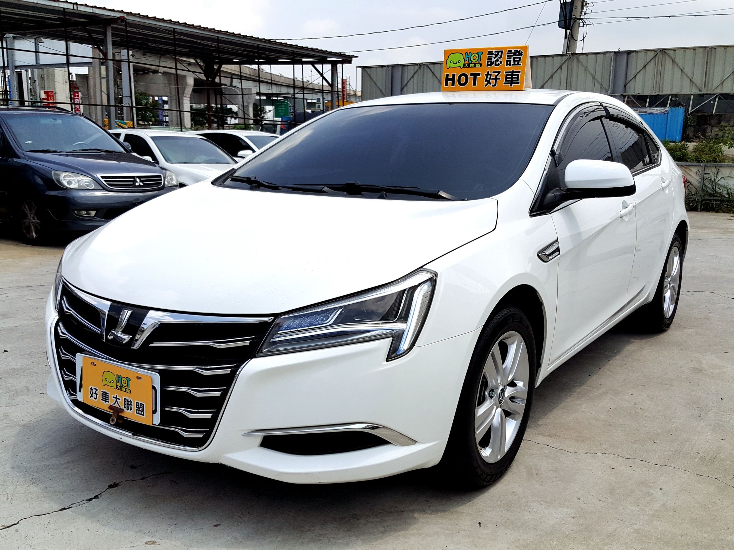 2015 Luxgen 5 sedan