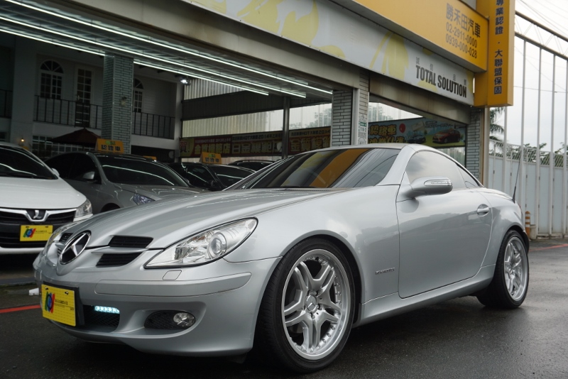 2005 M-benz Slk