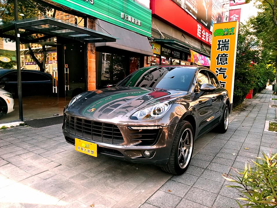 2015 Porsche Macan