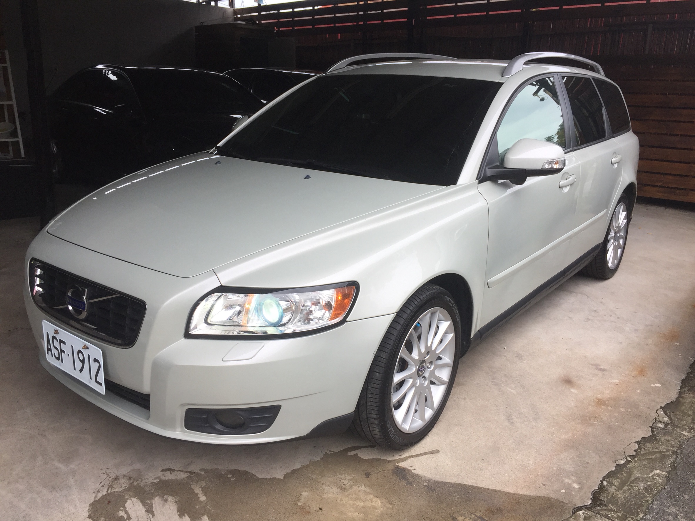 2010 Volvo V50