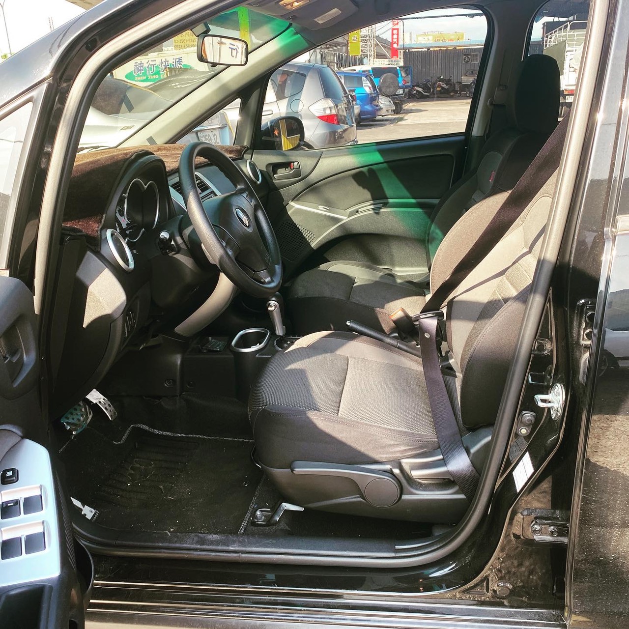 2012 Mitsubishi 三菱 Colt plus