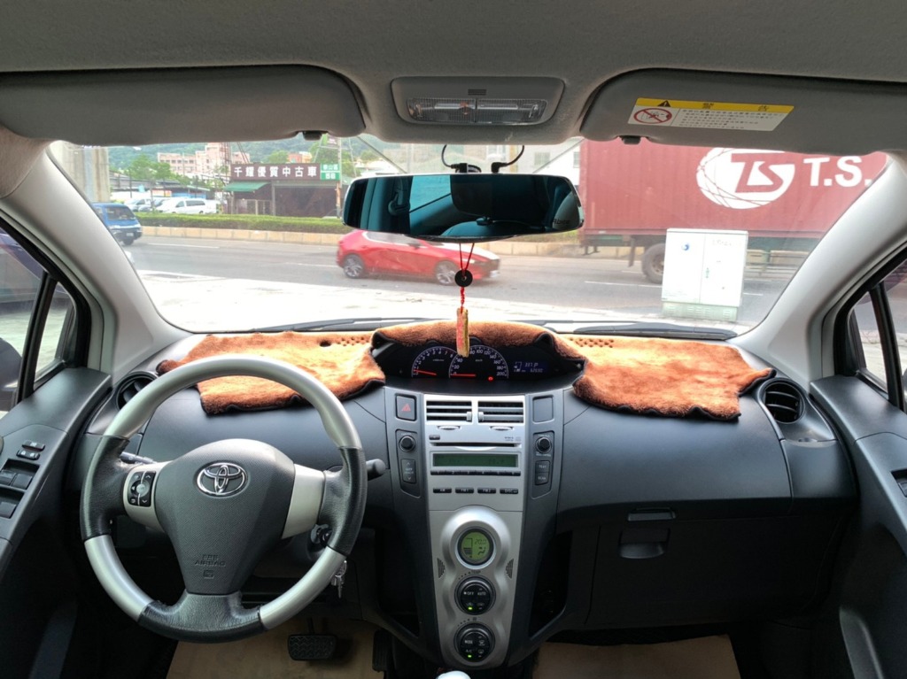 2011 Toyota 豐田 Yaris