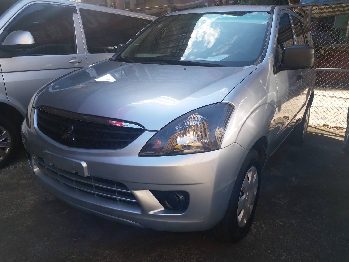 2015 Mitsubishi Zinger
