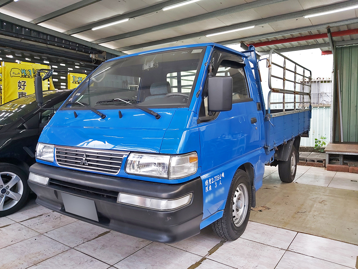2010 Mitsubishi 三菱 商用車