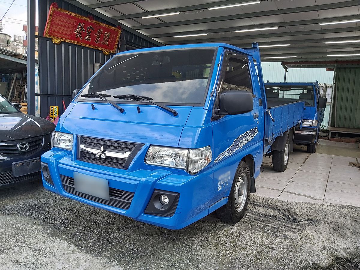 2016 Mitsubishi 三菱 商用車