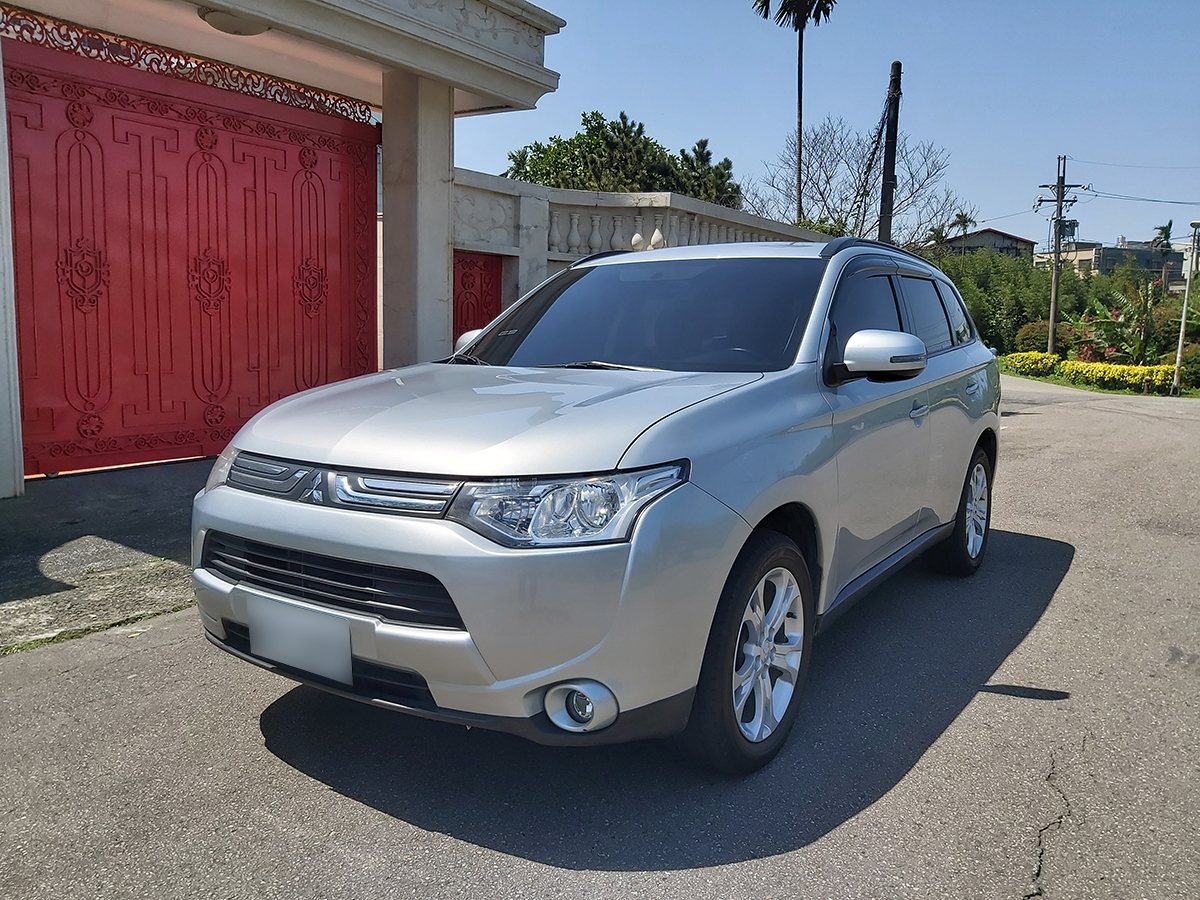 2014 Mitsubishi 三菱 Outlander