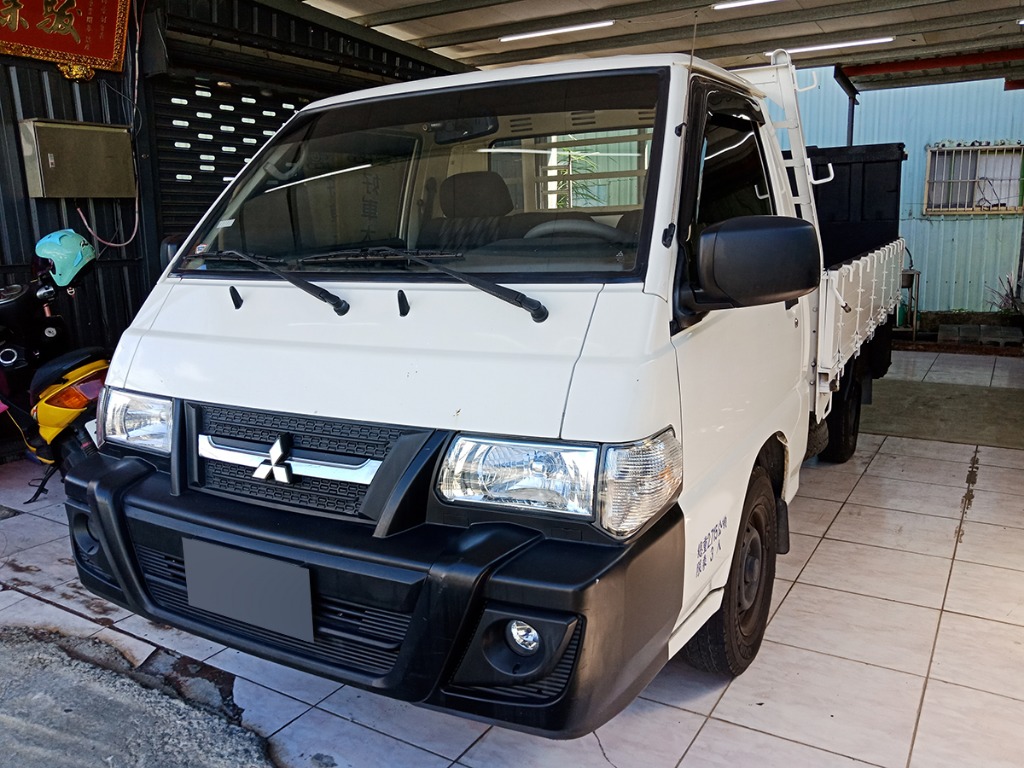 2016 Mitsubishi 三菱 商用車