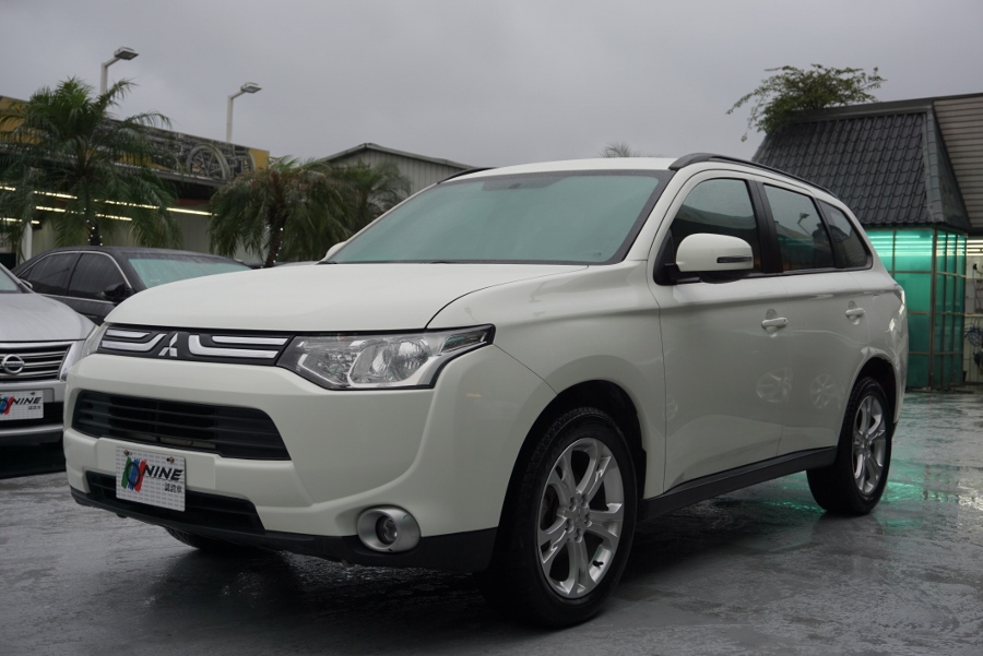 2016 Mitsubishi 三菱 Outlander