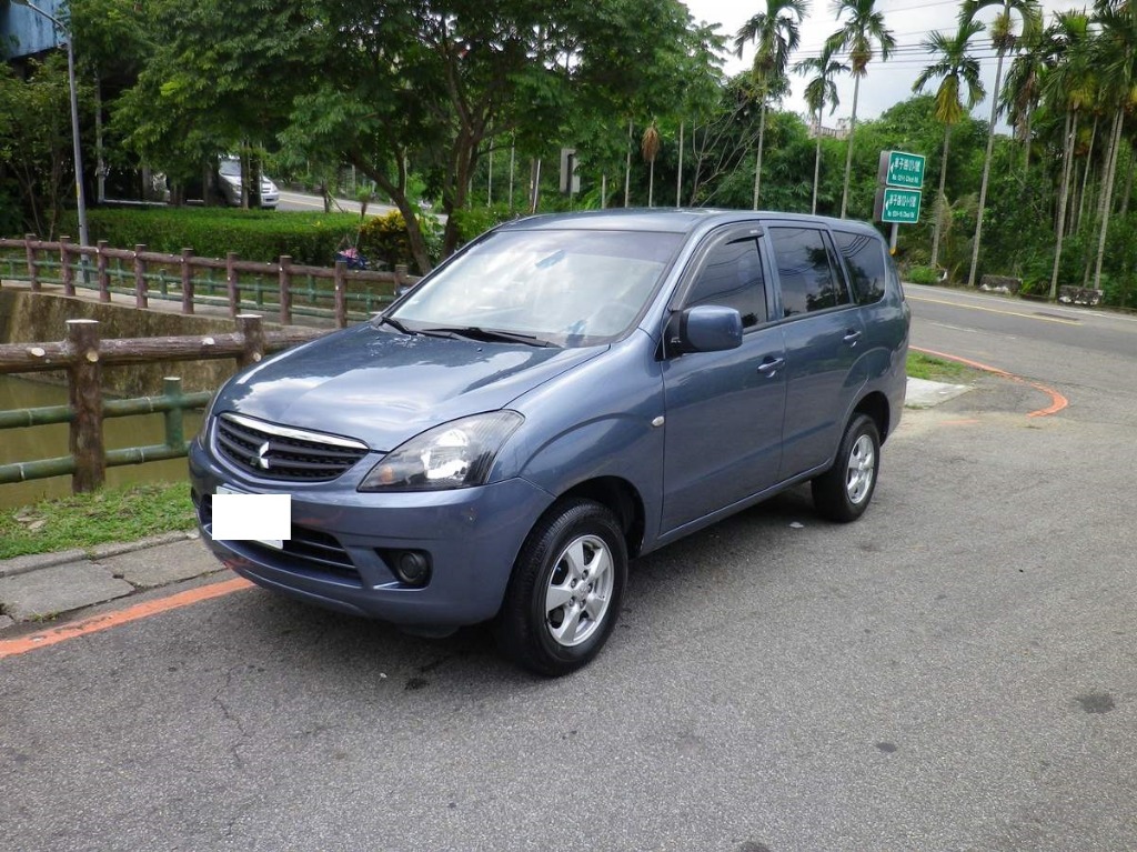 2010 Mitsubishi 三菱 Zinger