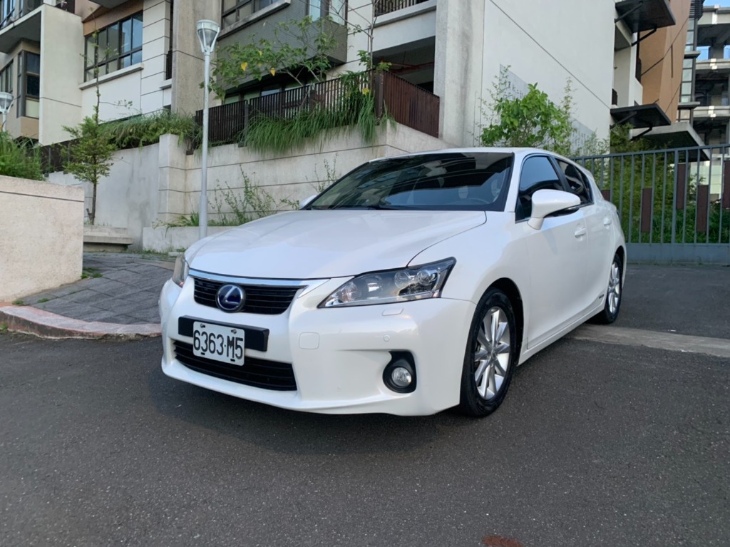Hot大聯盟 Lexus Ct0h 11 Lexus Ct0h 頂級navi版這台車的重點就是省油省稅