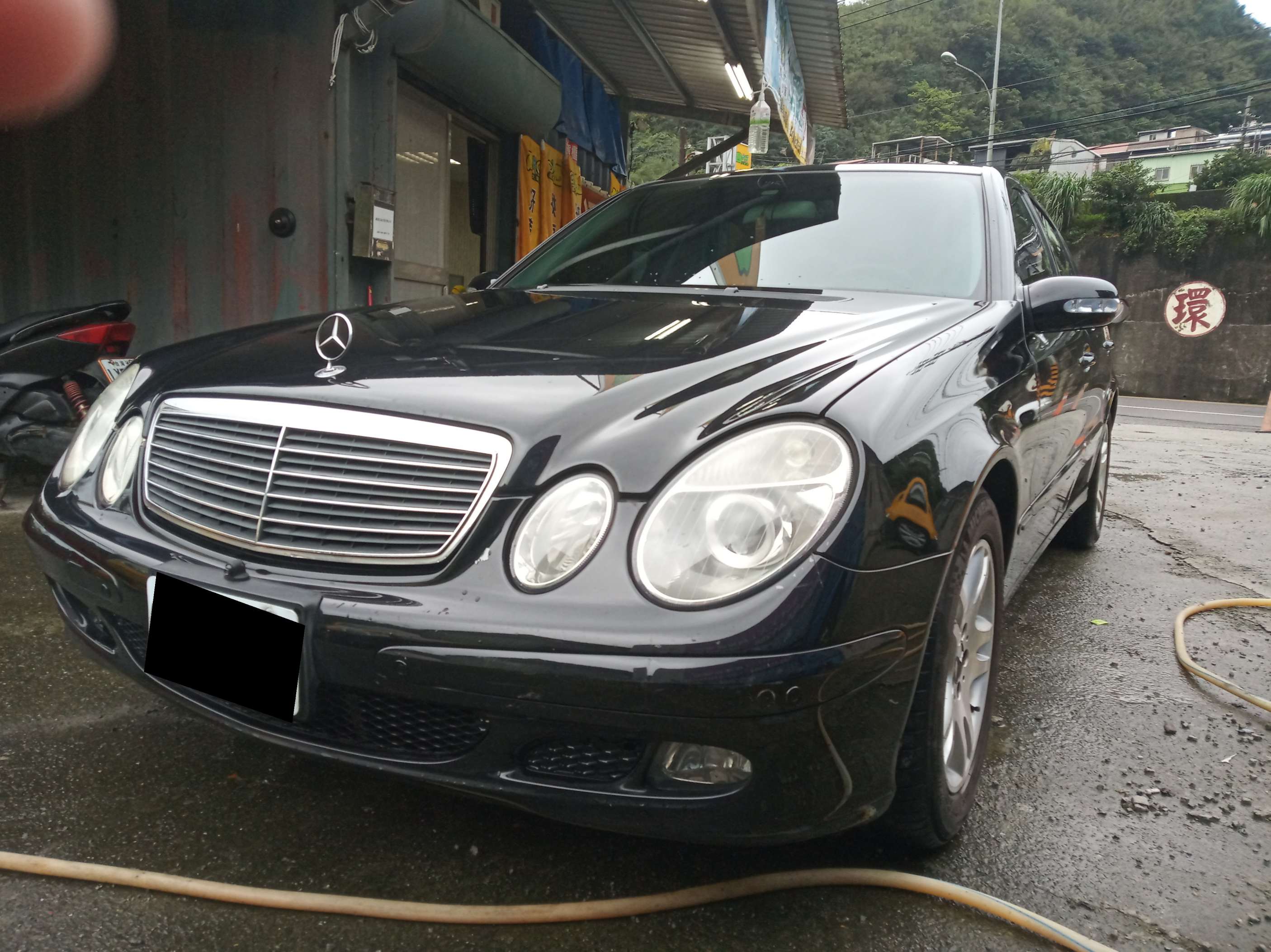 2005 M-benz E-class