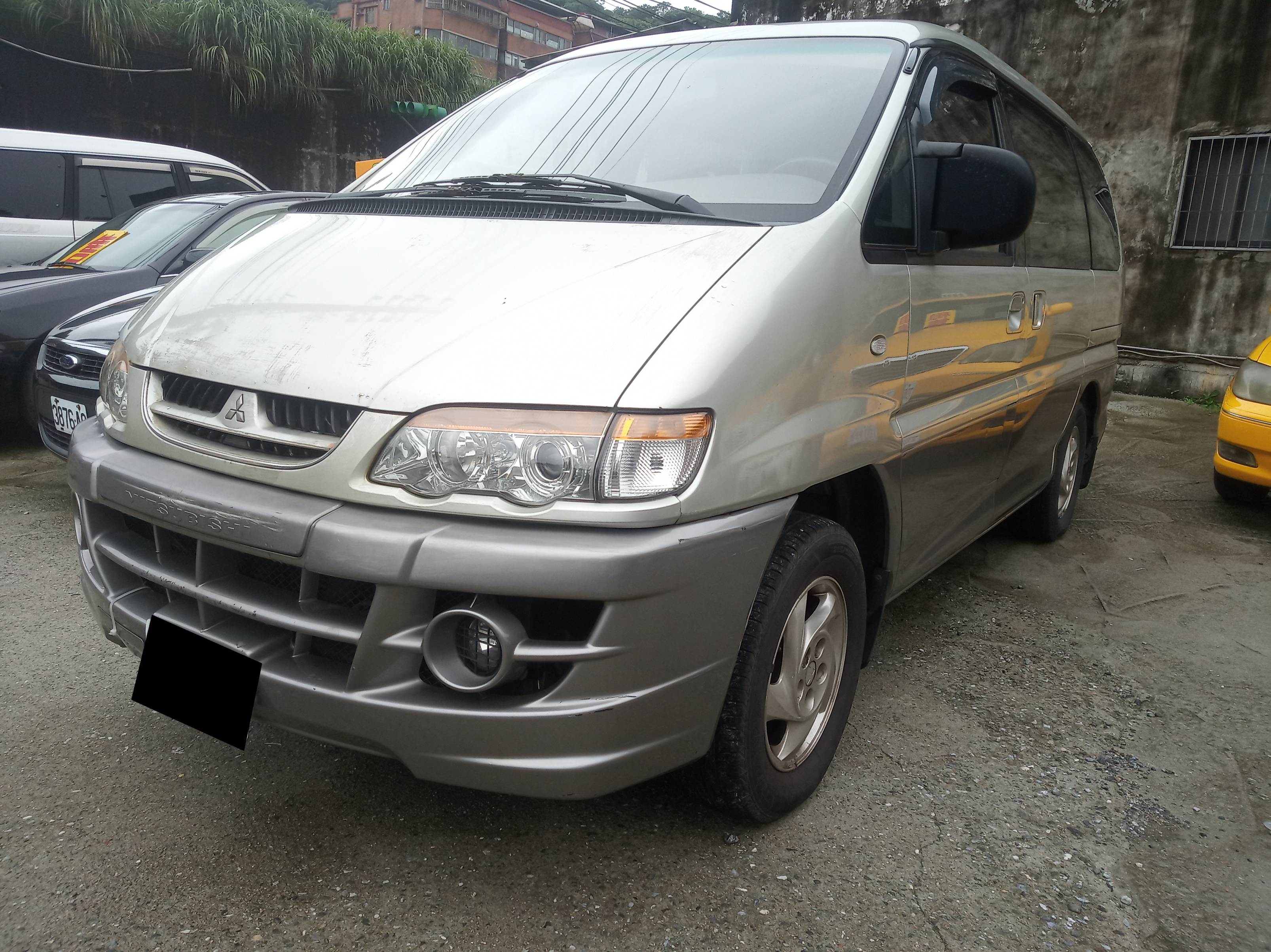 2005 Mitsubishi Space gear