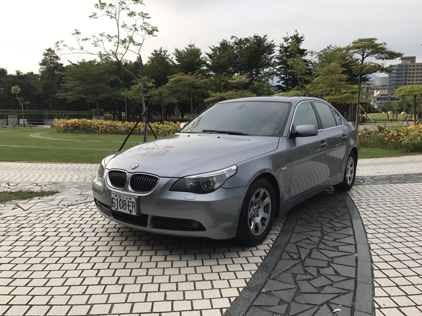 2005 Bmw 5-series sedan