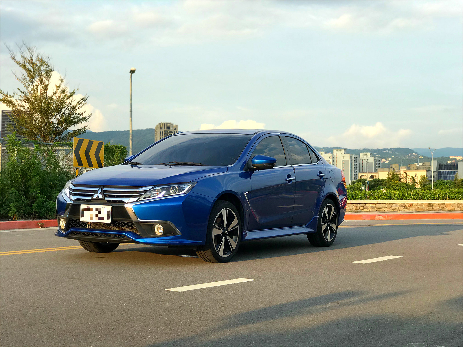 2017 Mitsubishi 三菱 Lancer