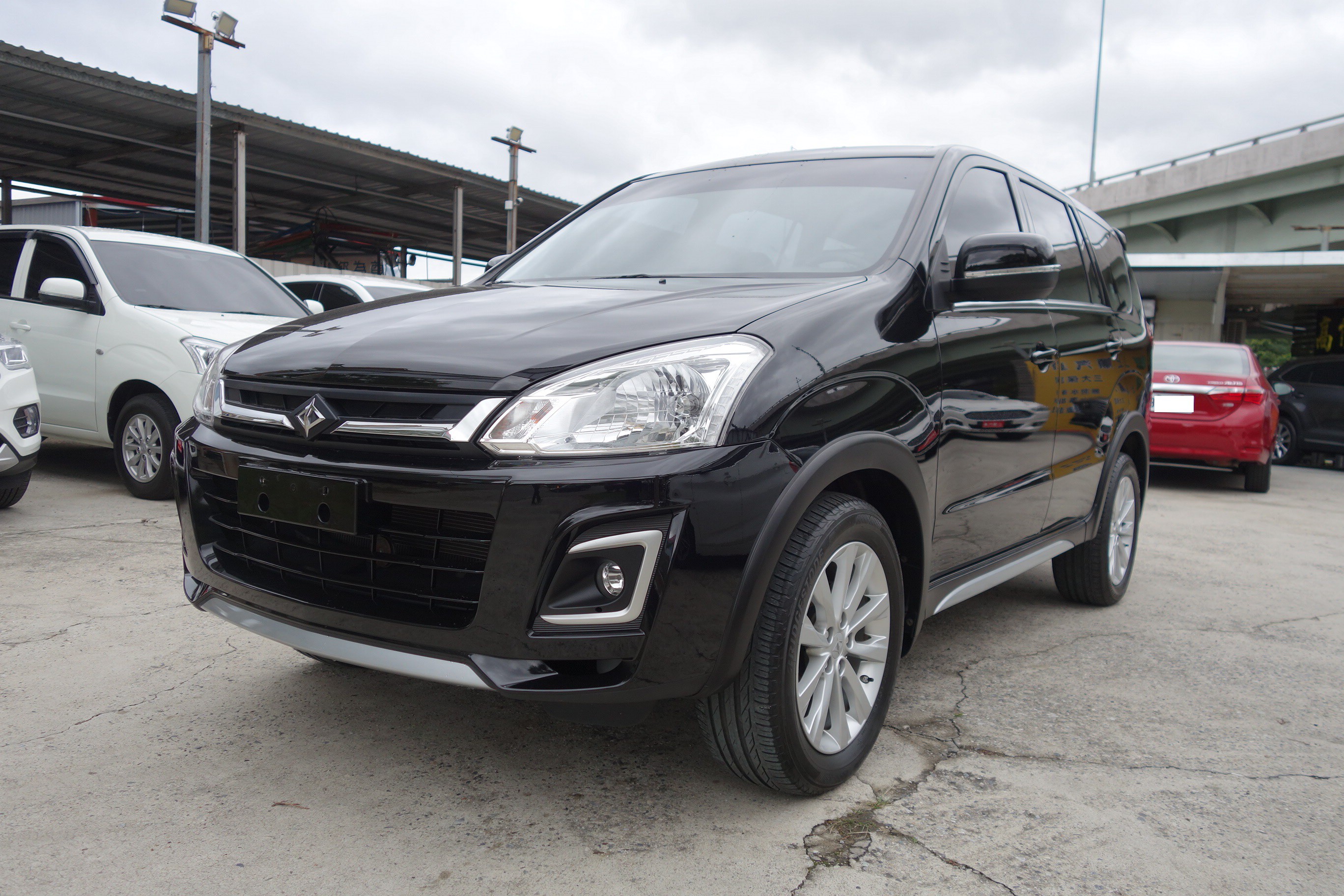 2017 Mitsubishi 三菱 Zinger