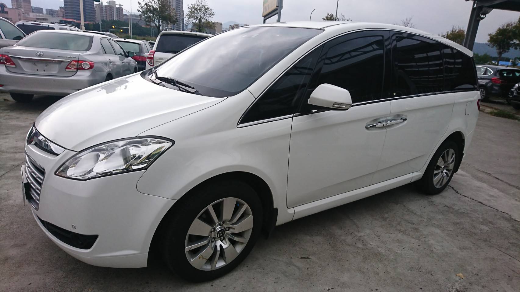 2010 Luxgen 7 mpv