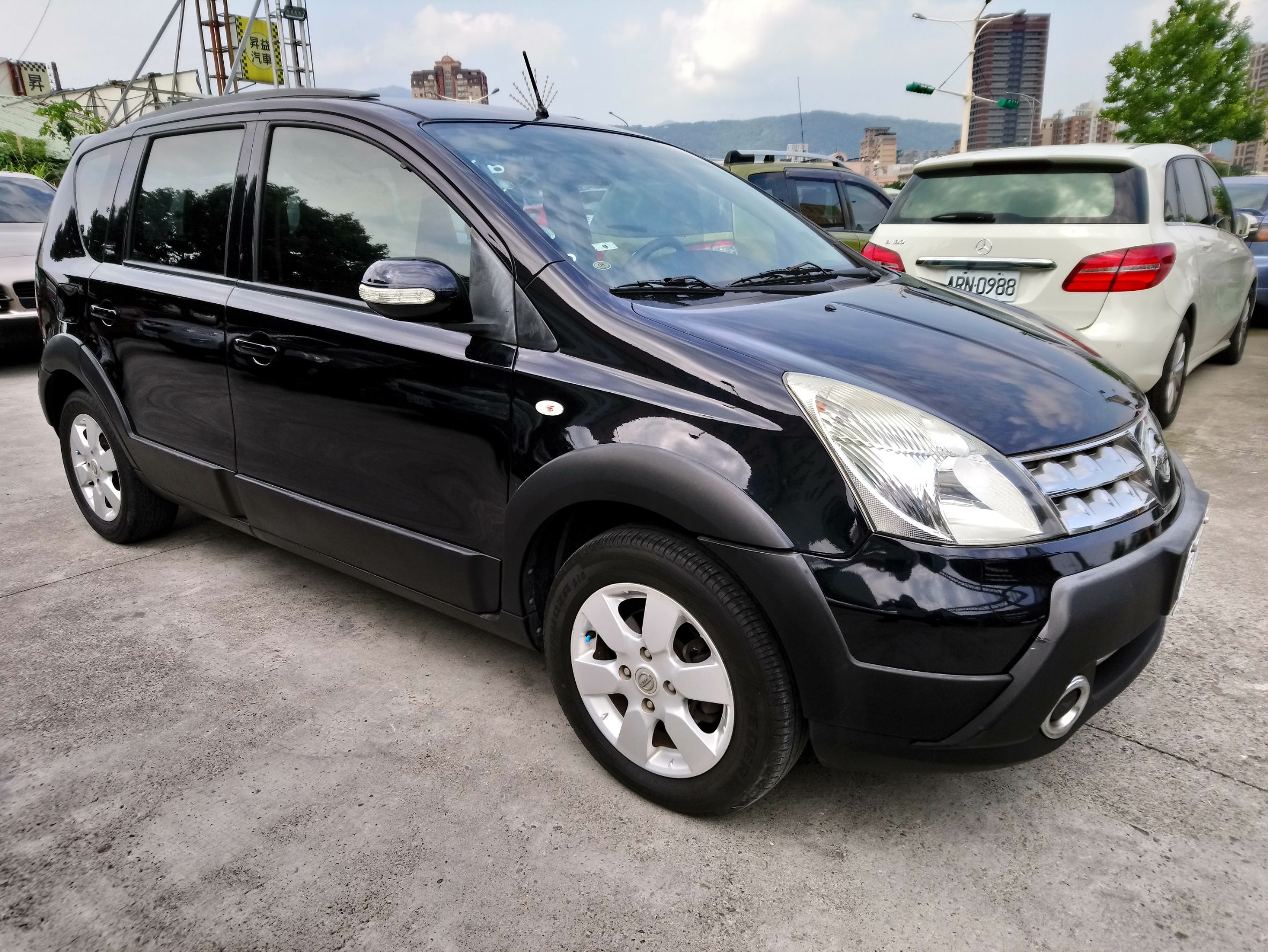 2010 Nissan 日產 Livina