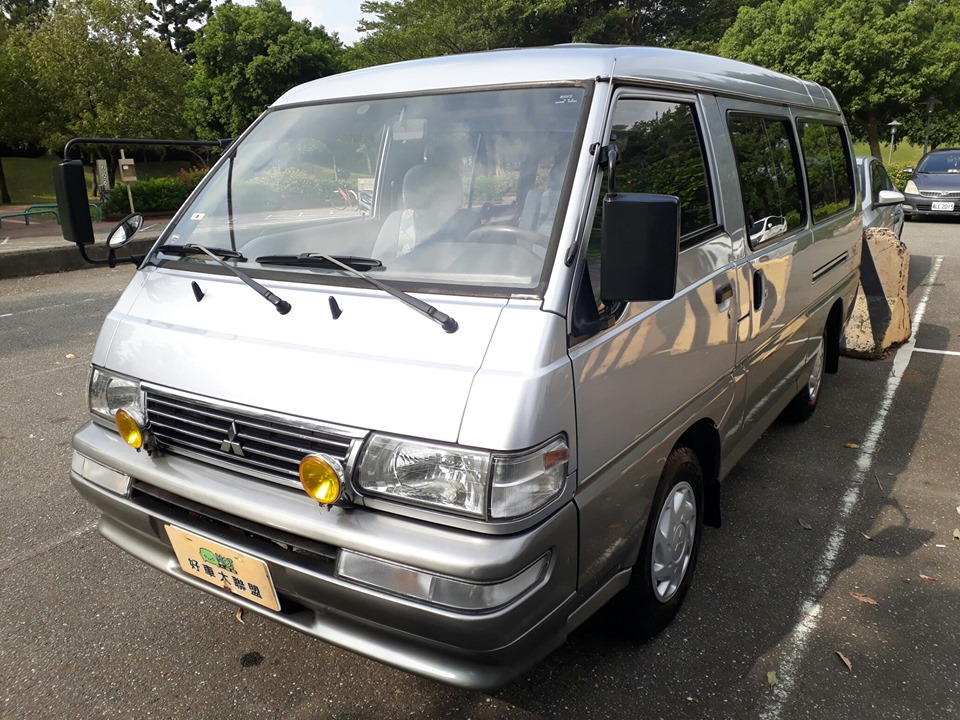 2010 Mitsubishi 三菱 商用車