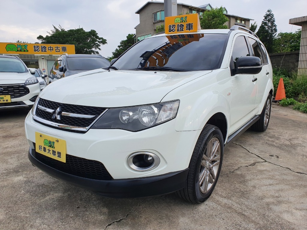 Hot大聯盟 Mitsubishi Outlander 安全 外觀 內裝都大幅躍進外 保留了最引以為傲的動力操控性能及人性化便利貼心設計 Hot大聯盟 Mitsubishi Outlander 安全 外觀 內裝都大幅躍進外 保留了最引以為傲的動力操控性能及人性化便利貼心設計