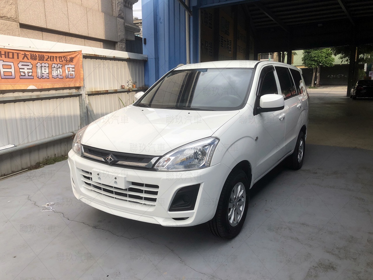 2016 Mitsubishi 三菱 Zinger
