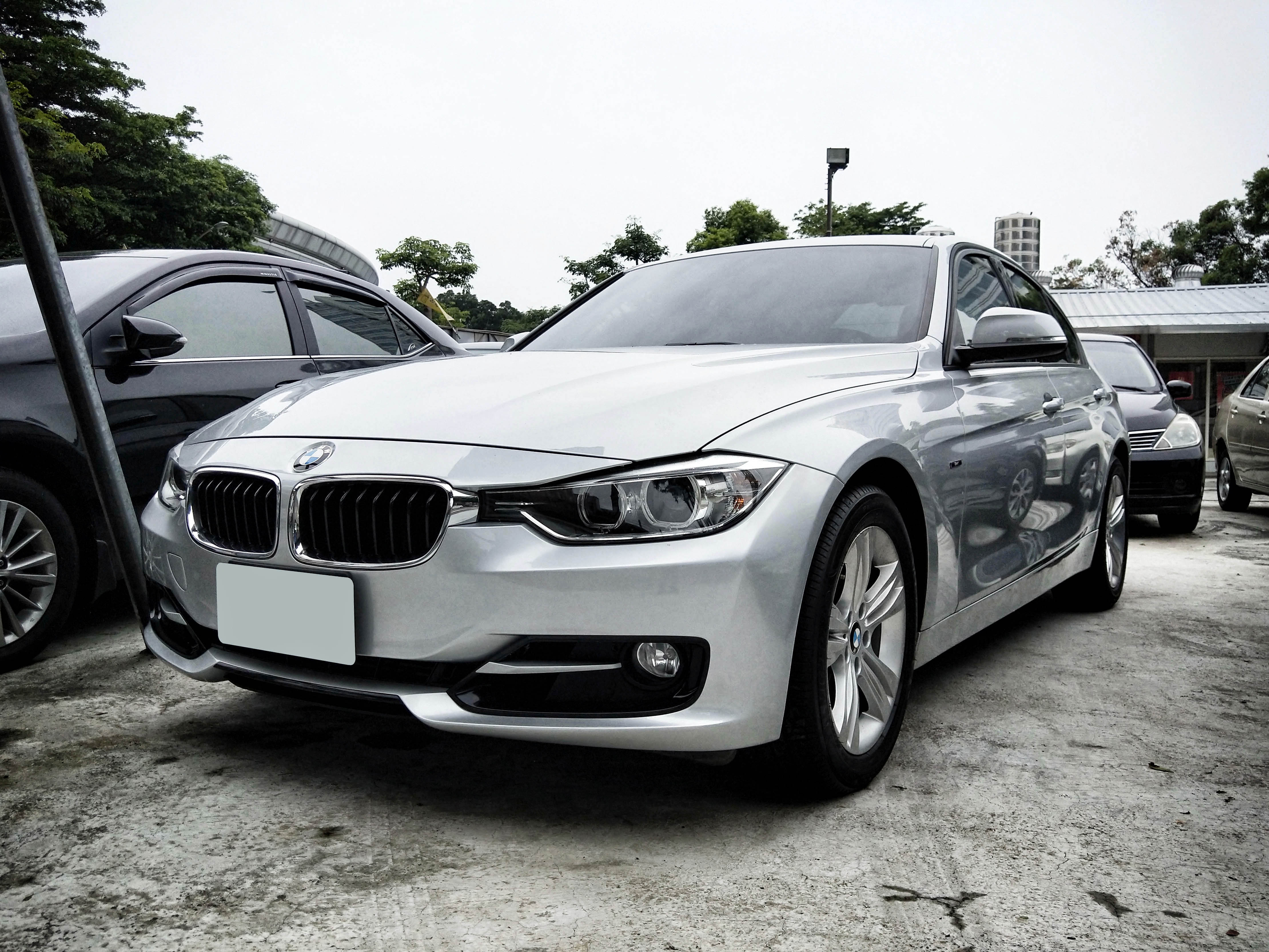 2012 Bmw 3-series sedan