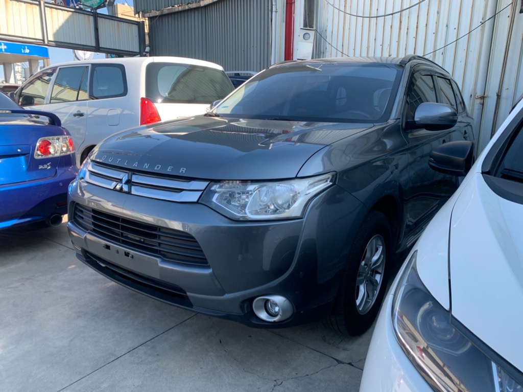 2016 Mitsubishi 三菱 Outlander