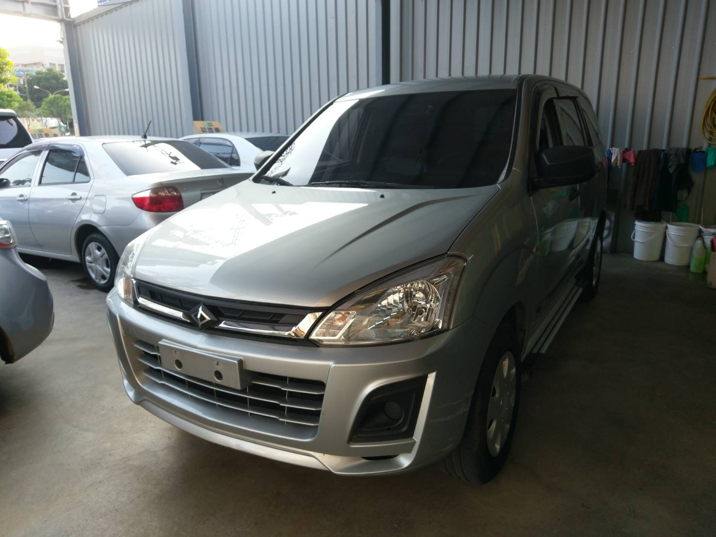 2015 Mitsubishi 三菱 Zinger