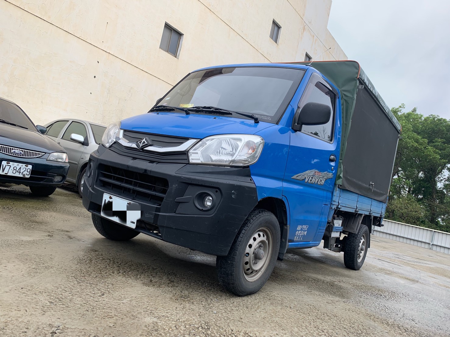2014 Mitsubishi 商用車
