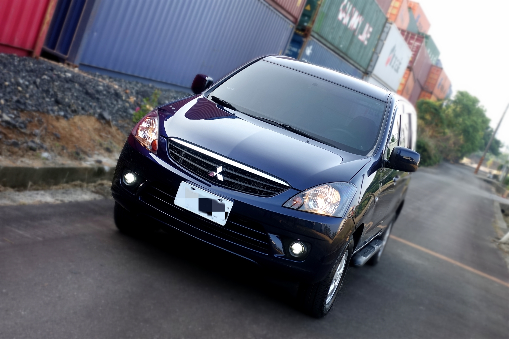 2015 Mitsubishi 三菱 Zinger