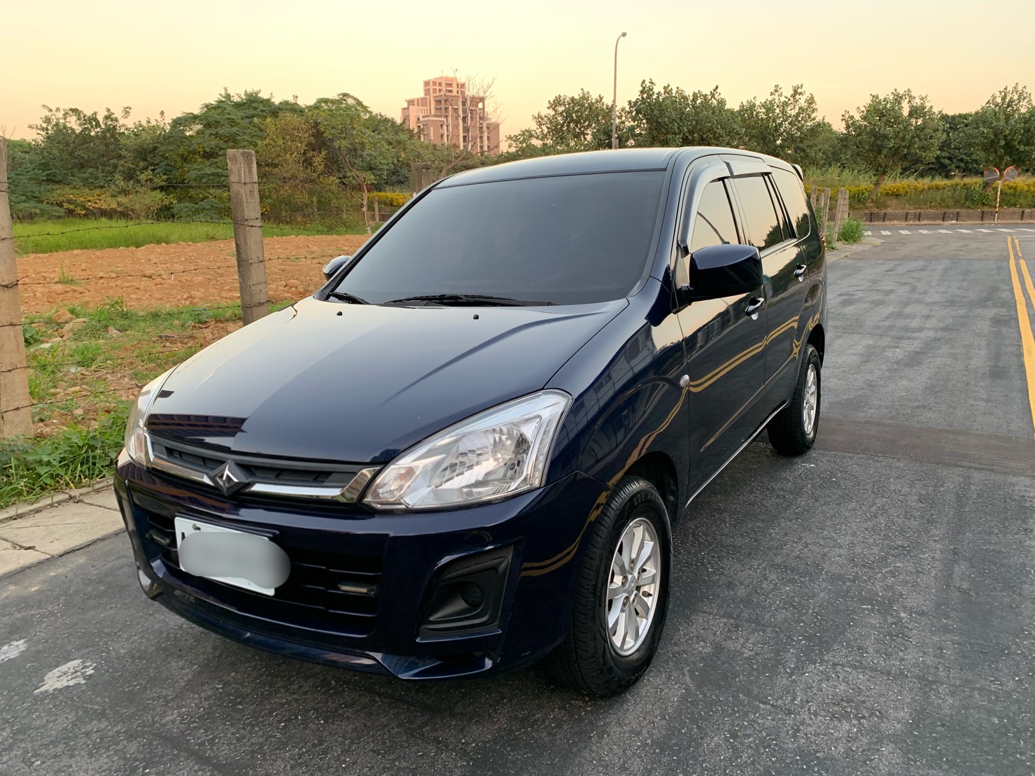 2016 Mitsubishi 三菱 Zinger