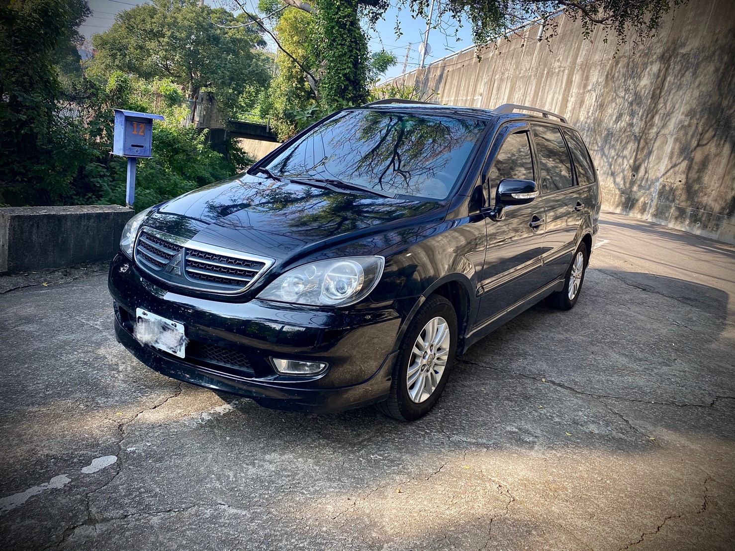 2011 Mitsubishi 三菱 Savrin