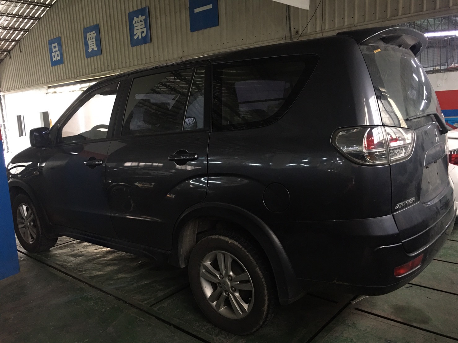 2012 Mitsubishi 三菱 Zinger
