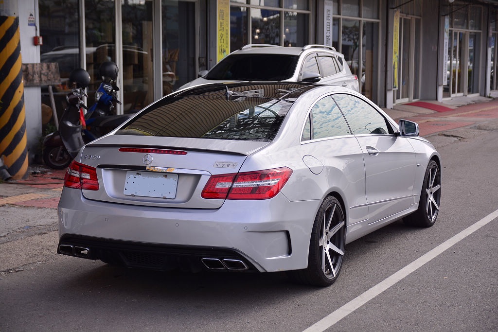 2011 M-benz E-class coupe