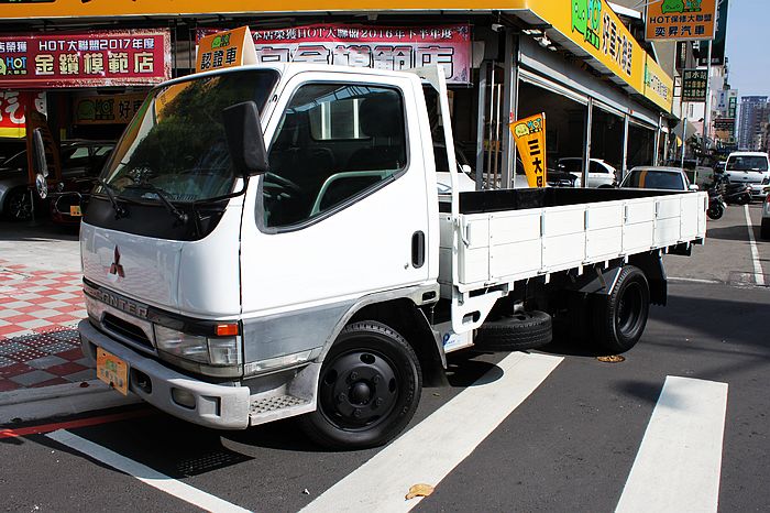 2004 Mitsubishi 商用車