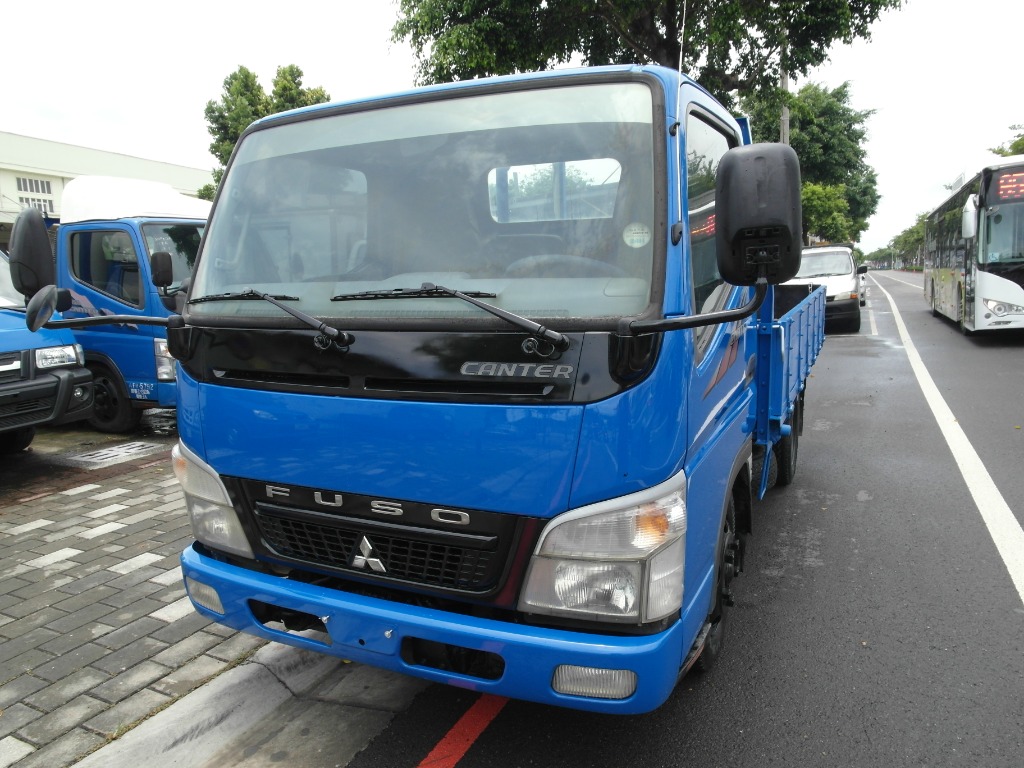 2010 Mitsubishi 三菱 商用車