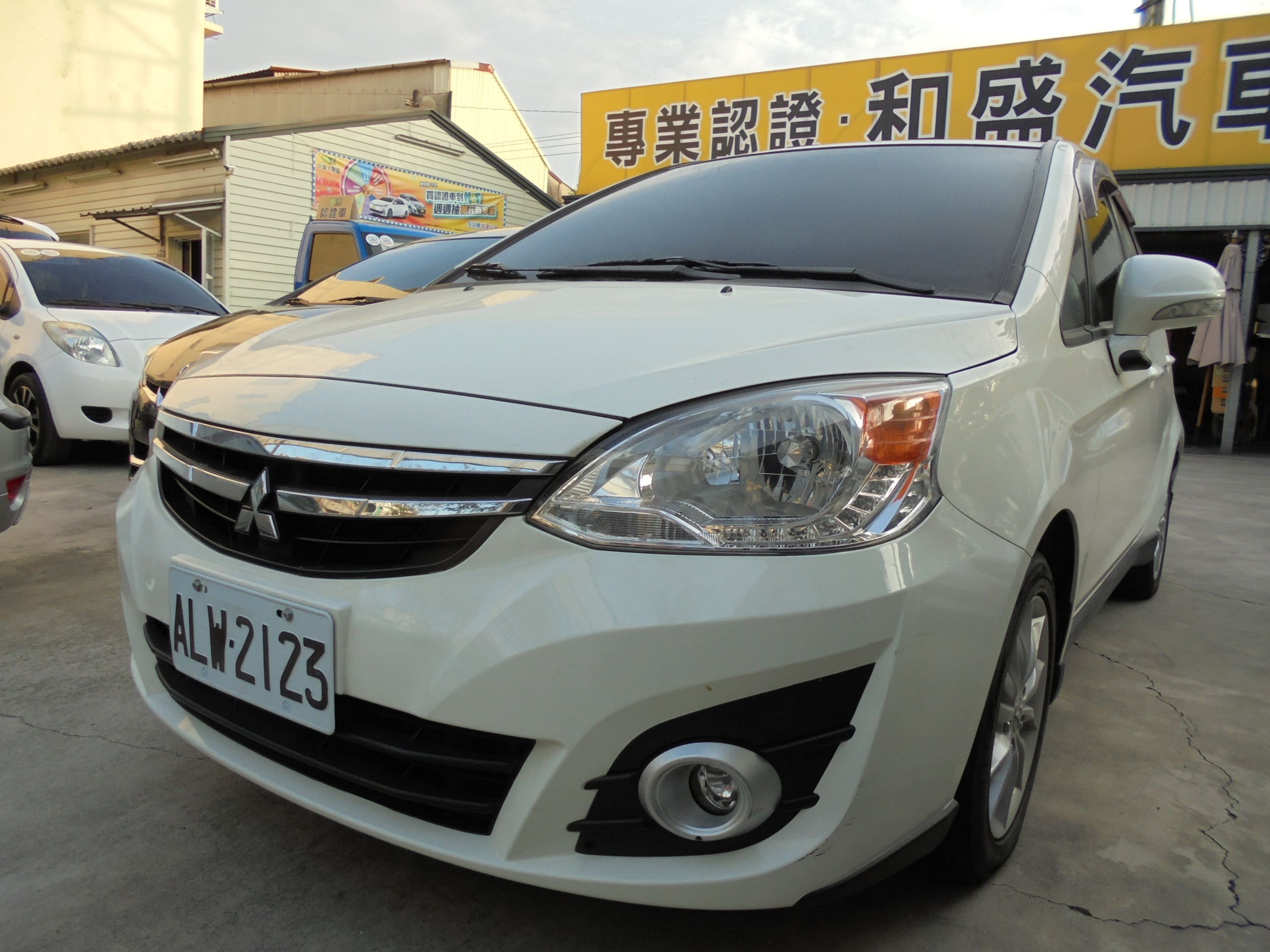 2015 Mitsubishi 三菱 Colt plus