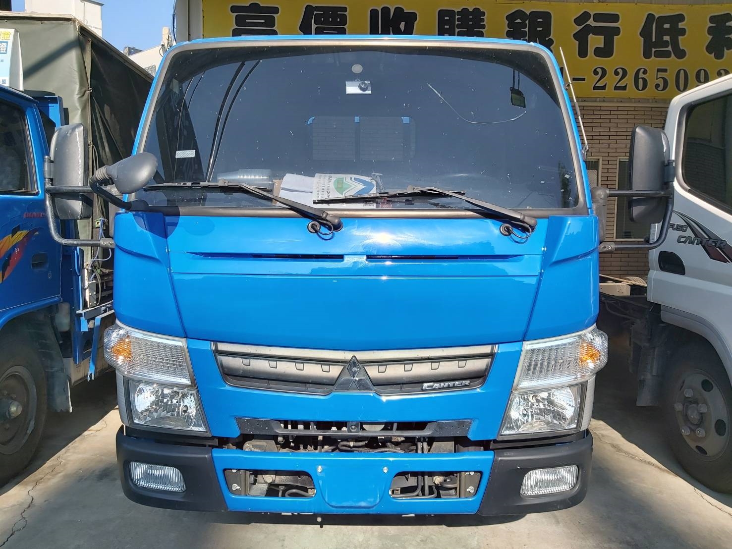 2017 Mitsubishi 三菱 商用車