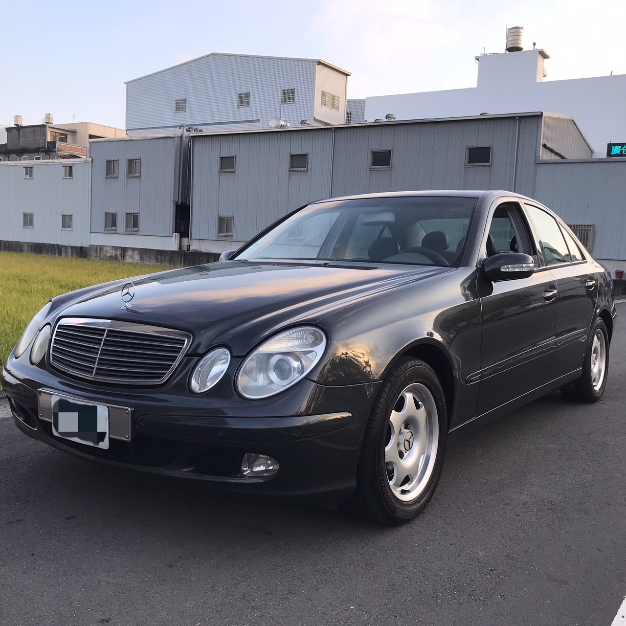 2004 M-benz E-class