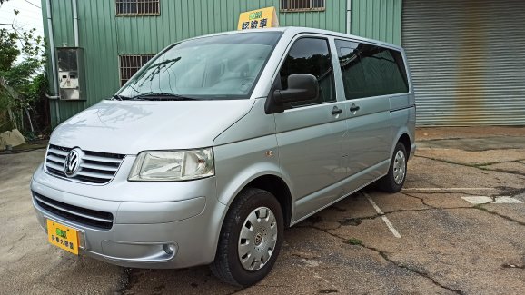 Hot大聯盟 Volkswagen T5 Caravelle 一手車 車況優 的t5