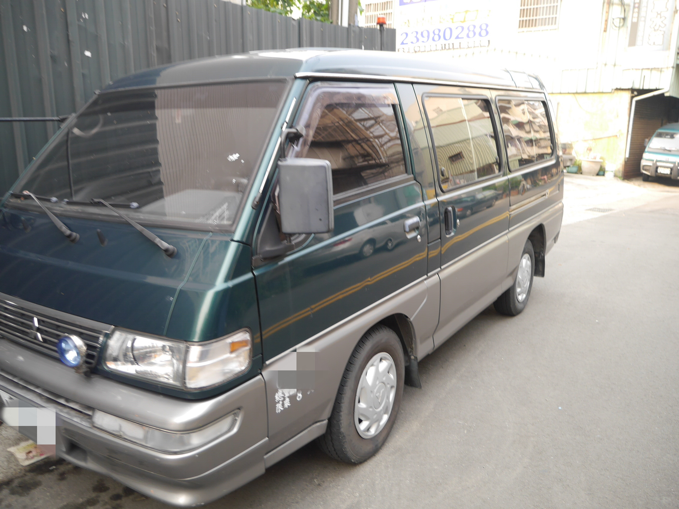 2012 Mitsubishi 三菱 商用車