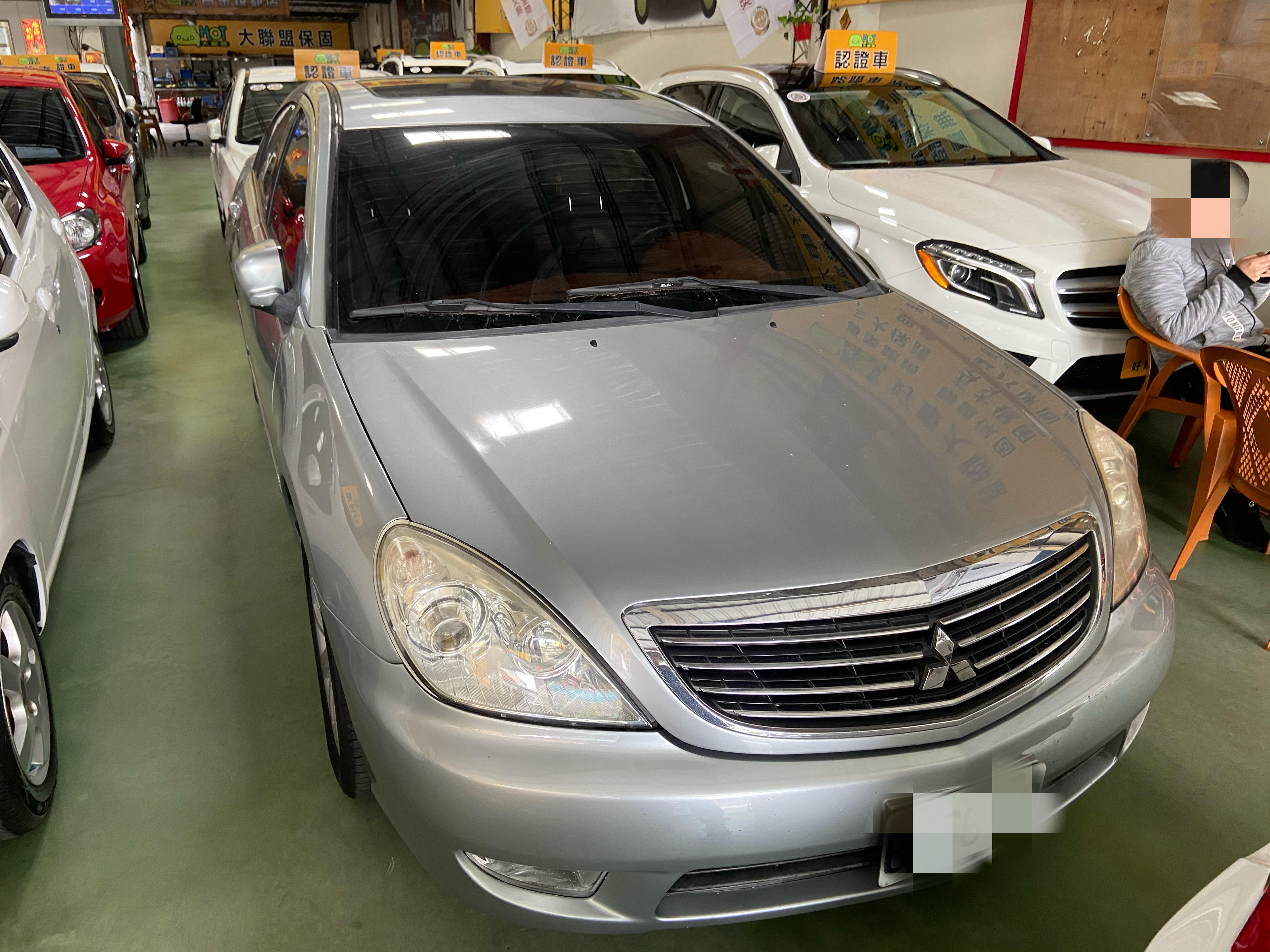2010 Mitsubishi 三菱 Grunder