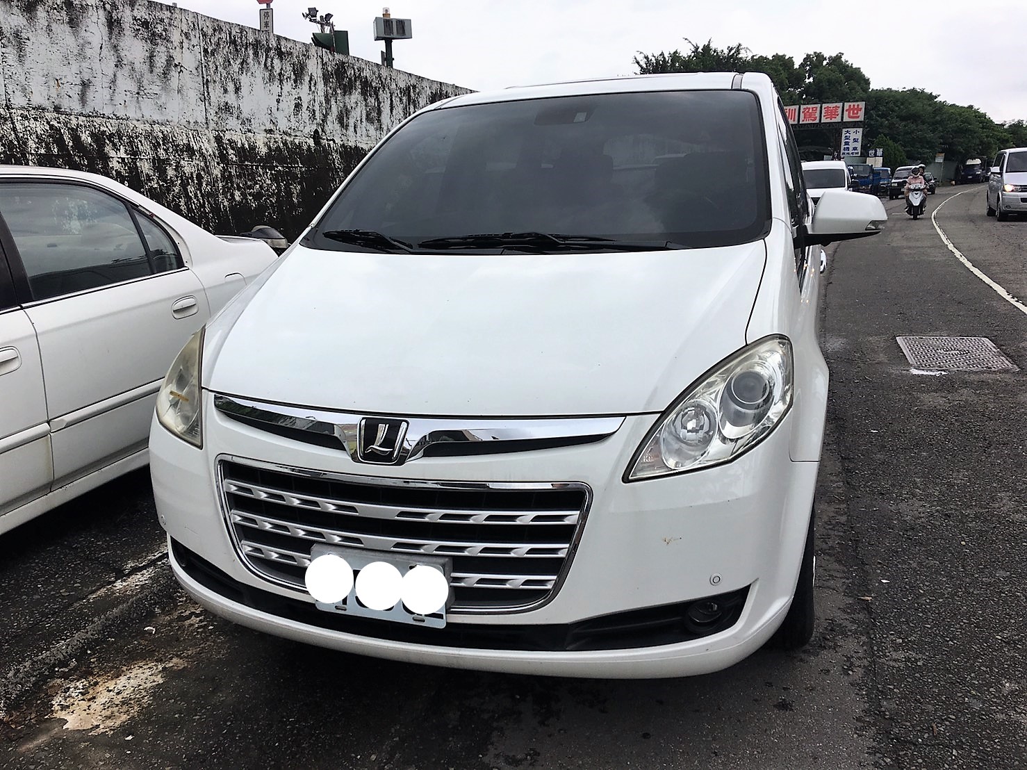 2011 Luxgen 7 mpv