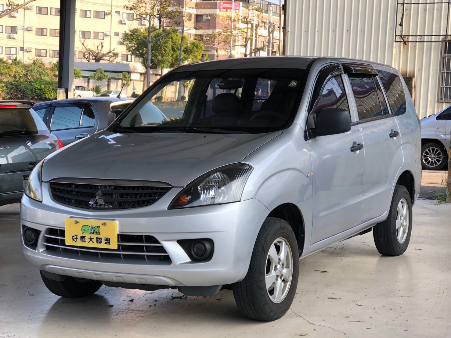 2009 Mitsubishi 三菱 Zinger