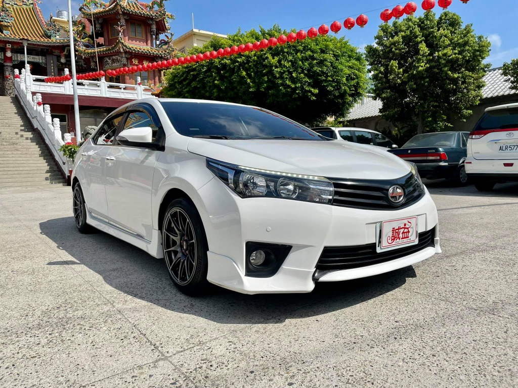 Hot大聯盟 Toyota Altis 16 Altis Safety 外觀改好了差你開在路上帥