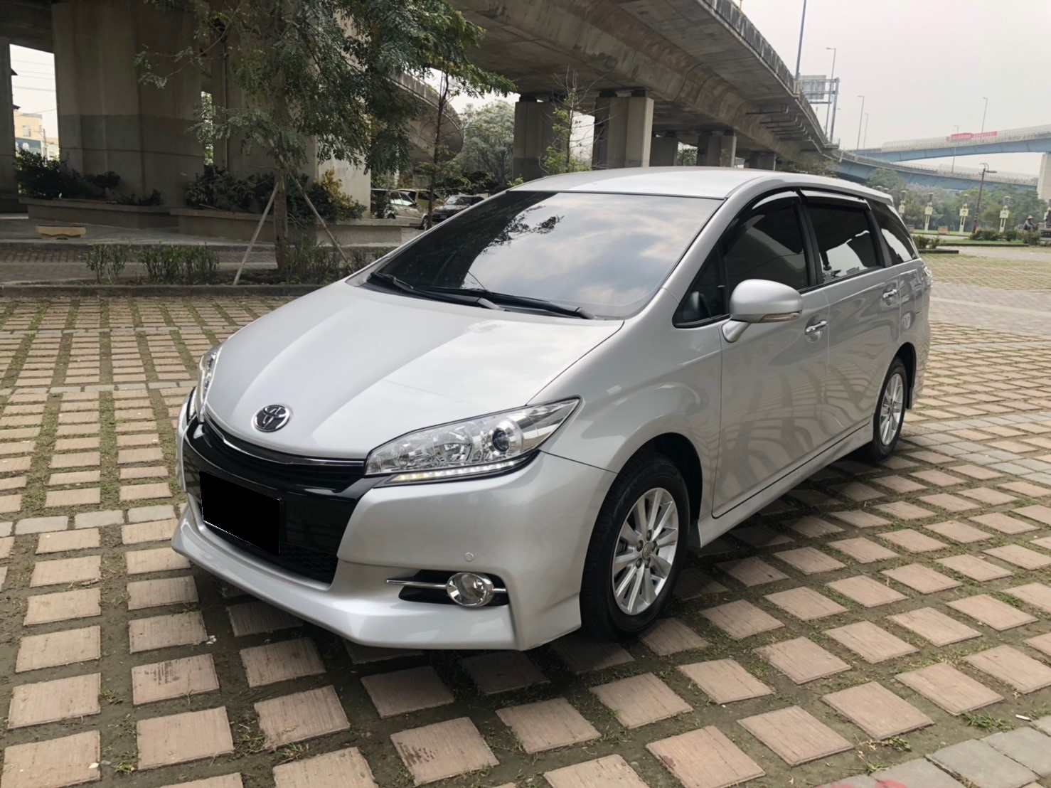 2013 Toyota Wish