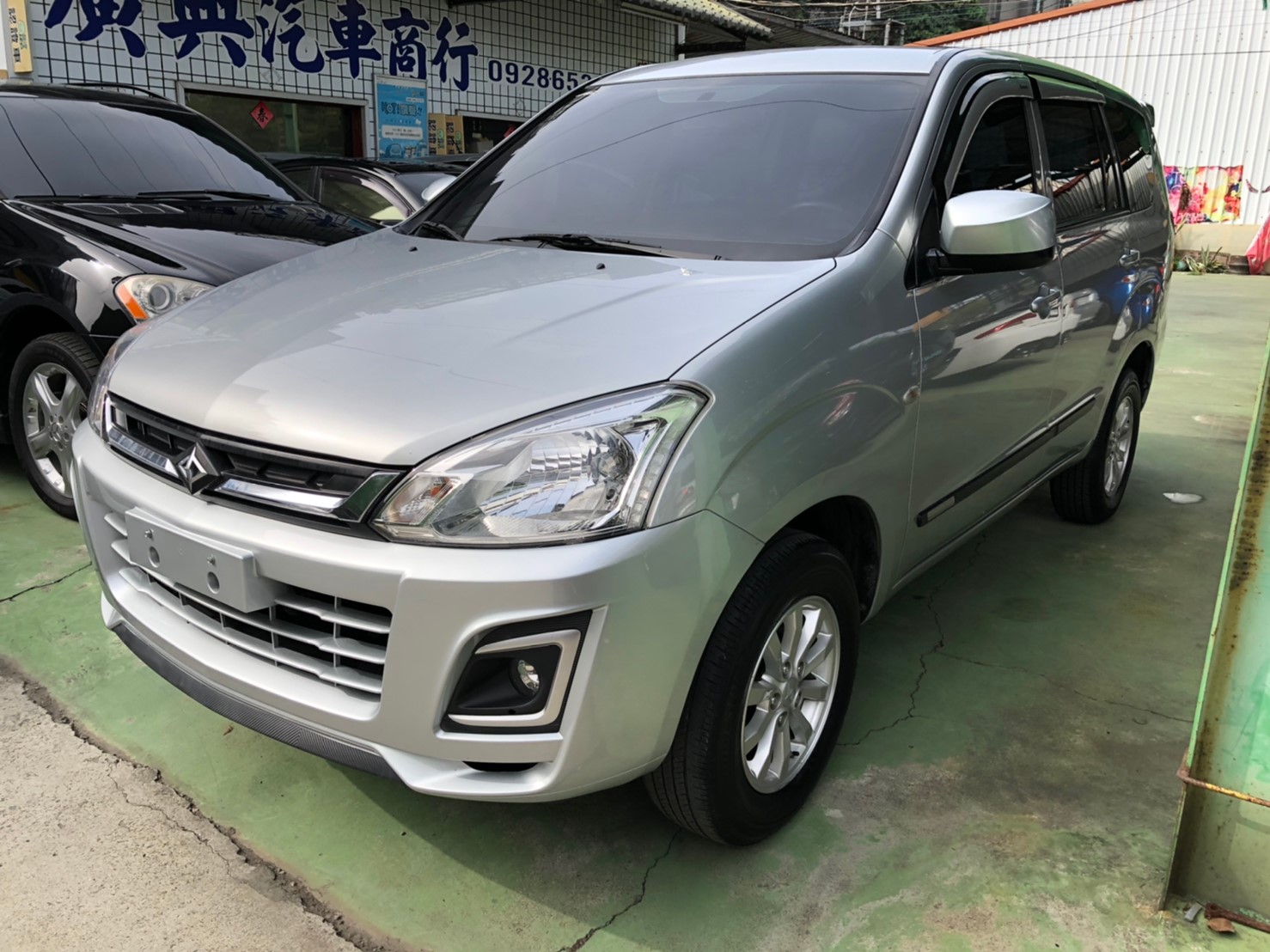 2017 Mitsubishi 三菱 Zinger