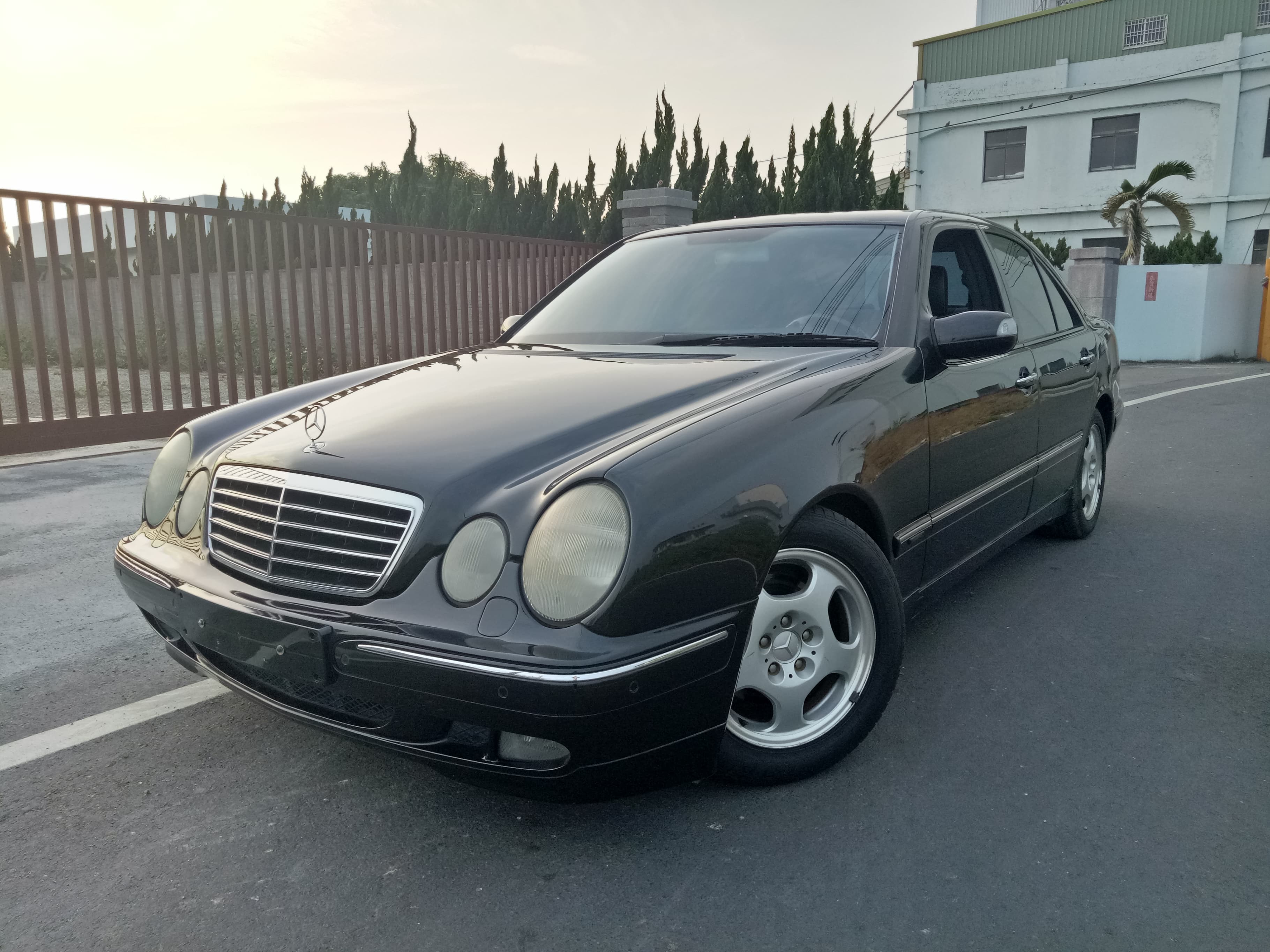 2001 M-benz E-class