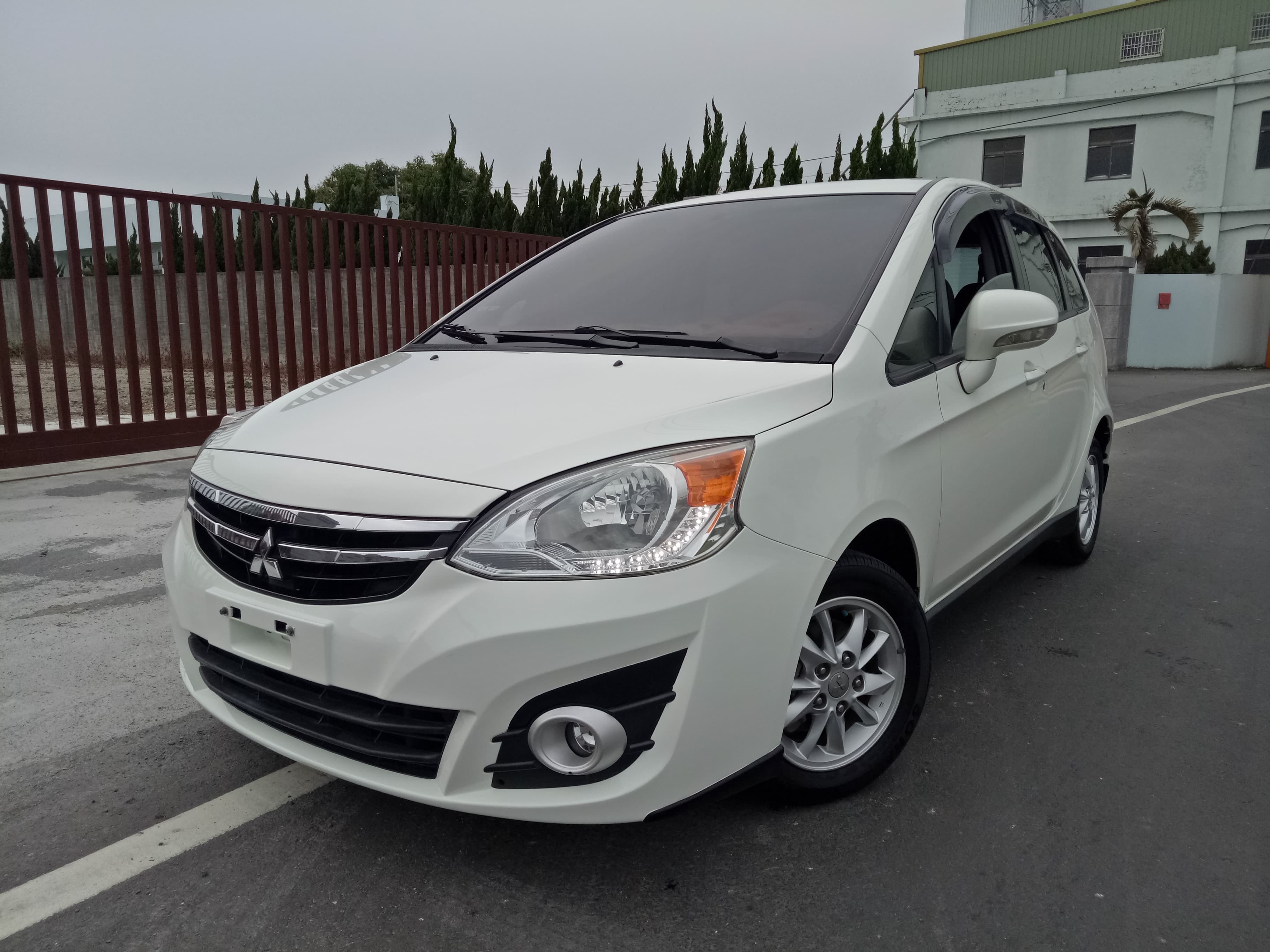 2013 Mitsubishi 三菱 Colt plus