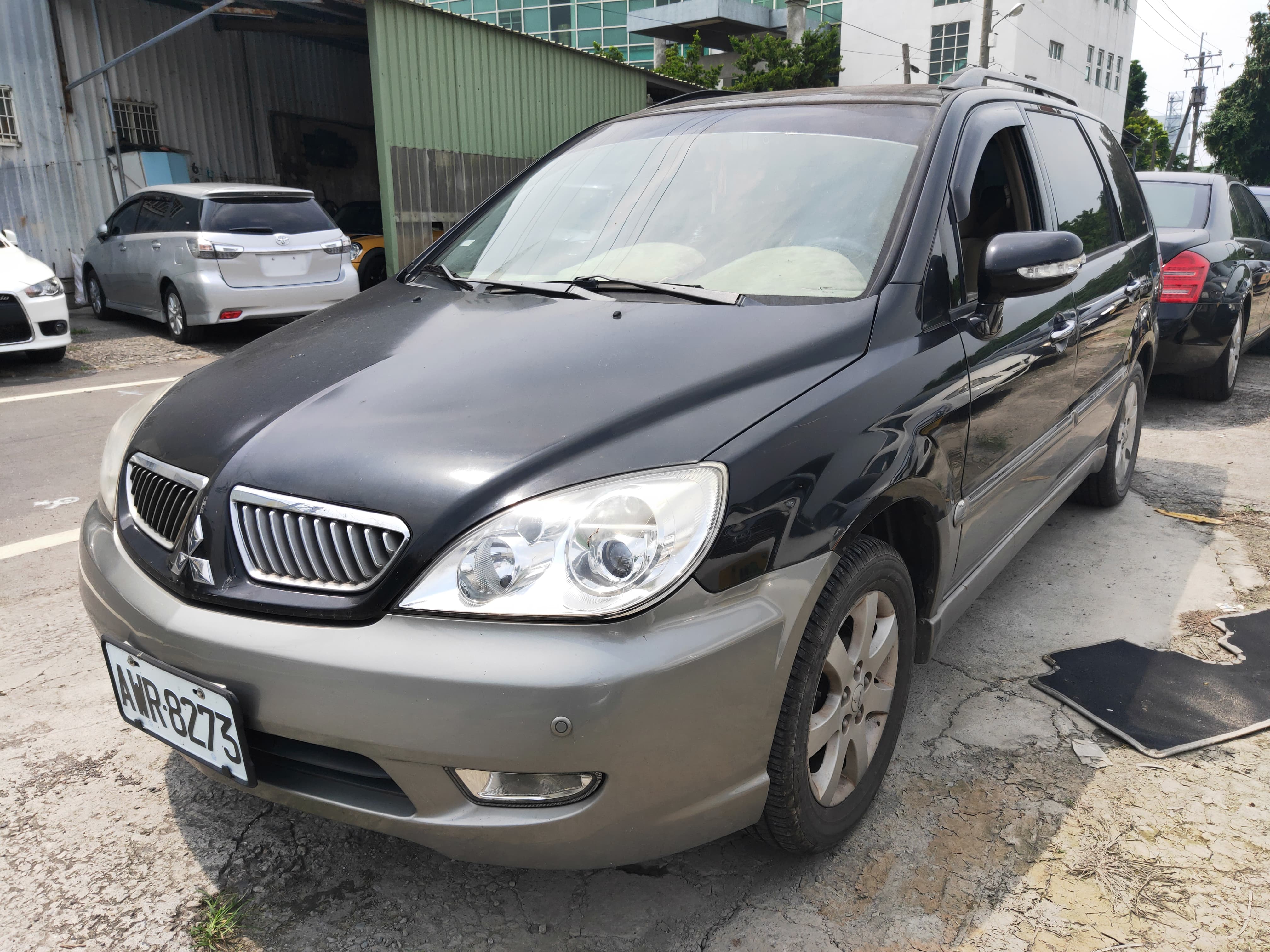 2004 Mitsubishi Savrin