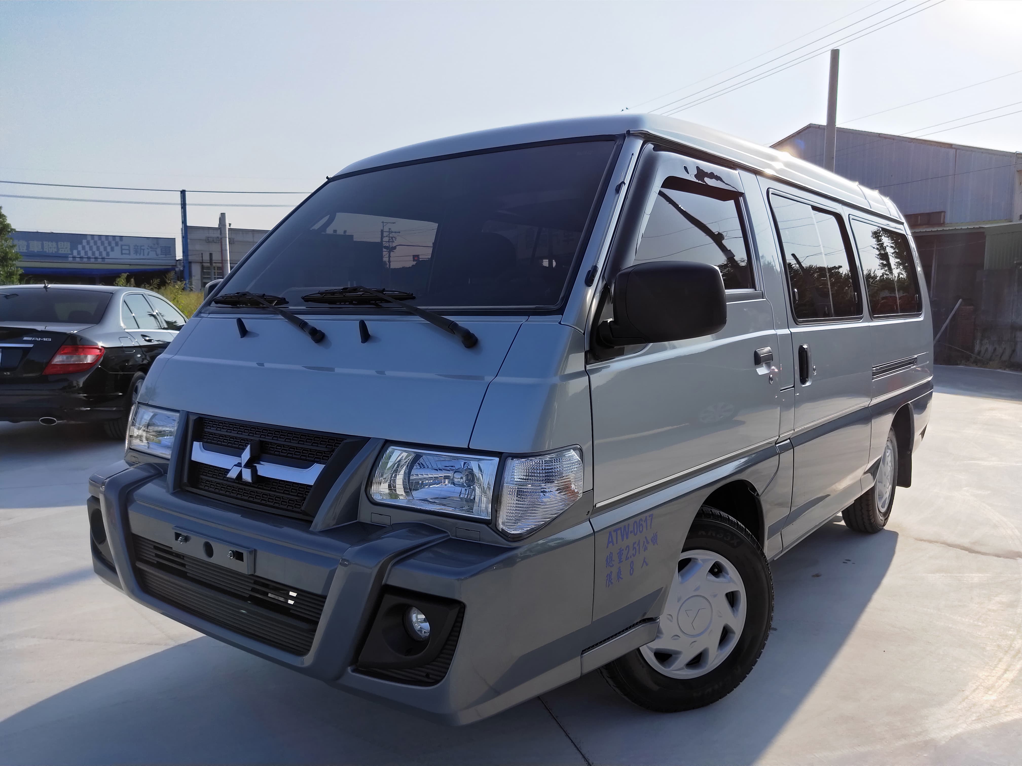 2017 Mitsubishi 三菱 商用車